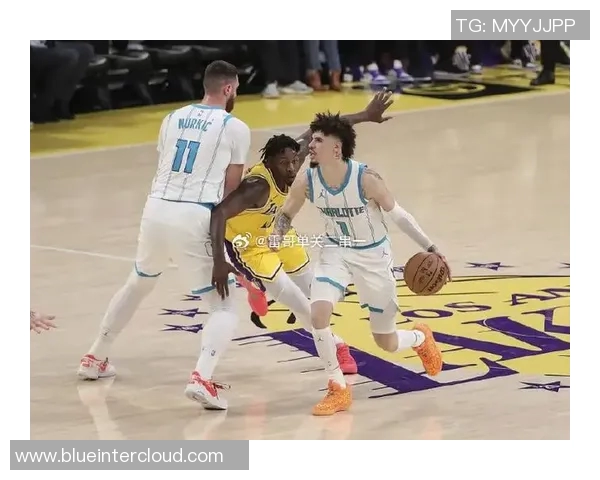 07年黄蜂与湖人激战回顾:经典对决中的传奇瞬间与精彩表现