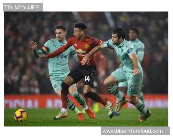 篮网与尼克斯激战正酣比分悬念不断引发球迷热议 篮网与尼克斯激战正酣比分悬念不断引发球迷热议