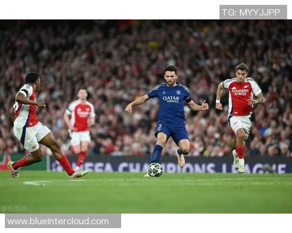 登贝莱在球场上的闪耀表现引发众多球迷热议与期待未来发展潜力分析