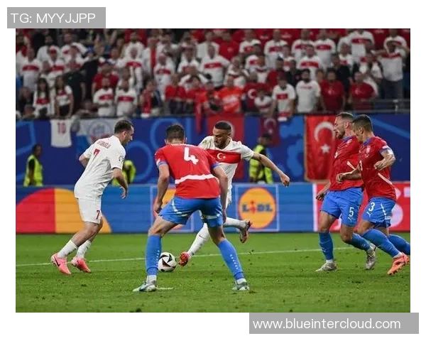 英格兰与捷克激战成平局双方表现引发热议 英格兰与捷克激战成平局双方表现引发热议