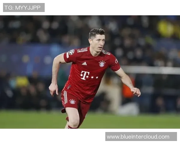 莱万状态火热欧冠射手榜领跑10场打入12球金靴在望 莱万状态火热欧冠射手榜领跑10场打入12球金靴在望