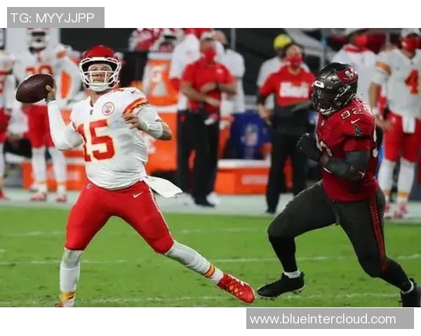 酋长队与海盗队精彩回放分析揭示比赛关键时刻与战术对决