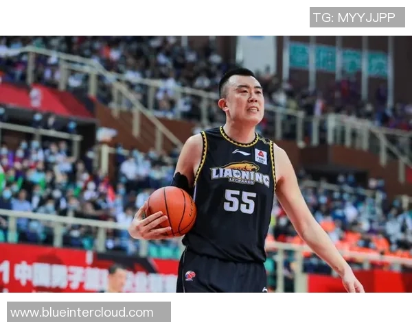 韩德君的篮球生涯回顾与未来展望：从青涩新星到CBA传奇的成长之路