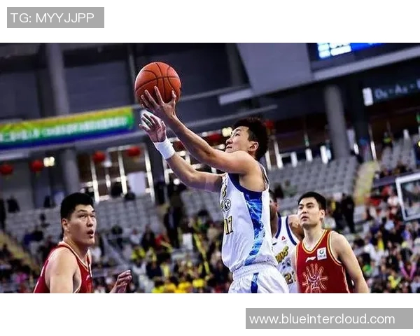 孙铭徽：从青涩少年到篮球场上的耀眼明星之路