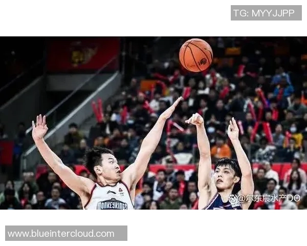 广东宏远与福建队激战正酣谁能在CBA赛场上笑到最后