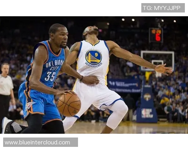 勇士与雷霆西部决赛数据分析揭示关键对决因素与战术布局 勇士与雷霆西部决赛数据分析揭示关键对决因素与战术布局