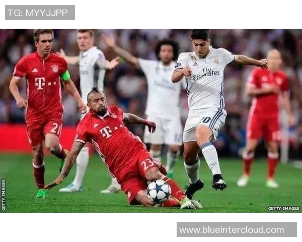 欧冠门票系统瘫痪数万球迷排队长达12小时争抢梦寐以求的入场券