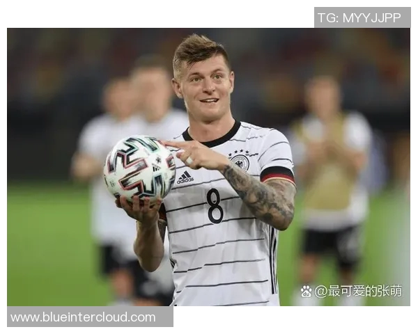 美国茨队与沙尔克队的精彩对决引发球迷热议与期待